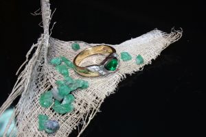 835513_emeralds_jewels.jpg